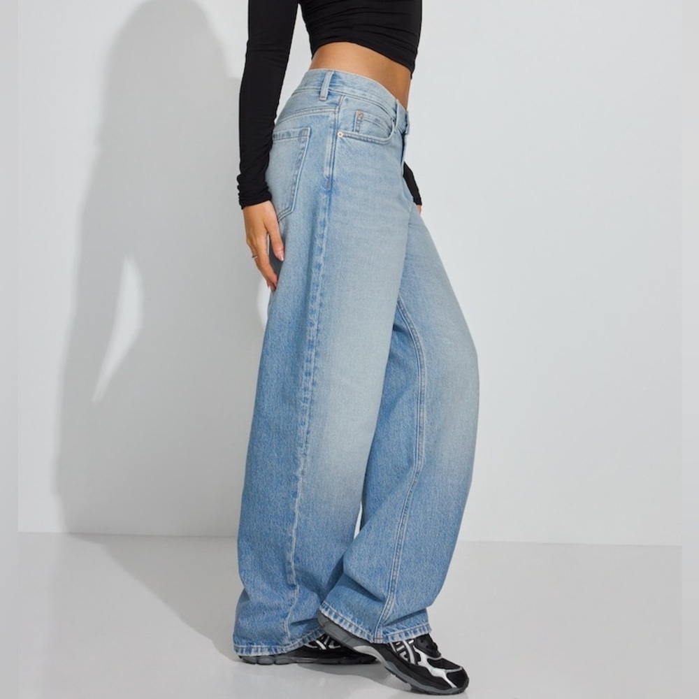 Garage Denim Low Rise Baggy Jeans Light Wash, Size 7 / 28 - Picture 3 of 11